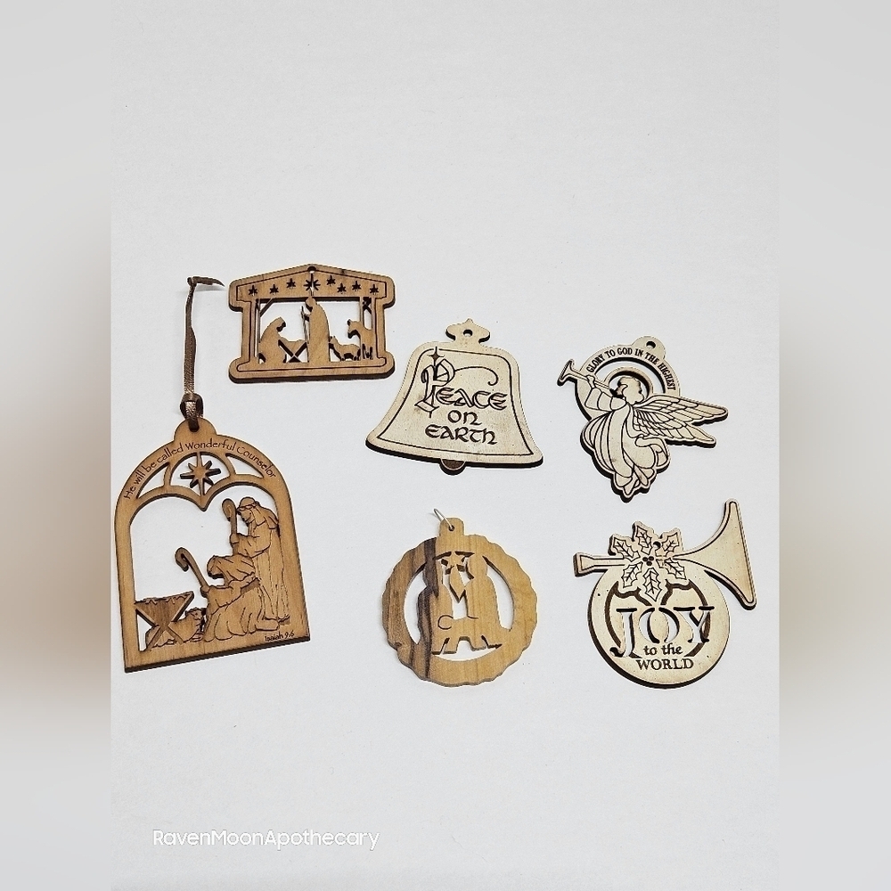 3 / 15$ Bundle Deal 6 Wooden Ornaments